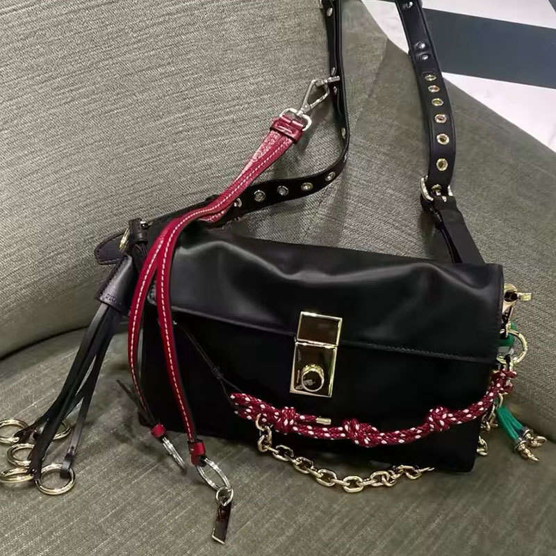 Luxury Shoulder Bags Totes Hobo New Soft Sound Motorcycle Messenger Retro Pendant Flip Lock Genuine Leather Small Square Bag For Women SENYY