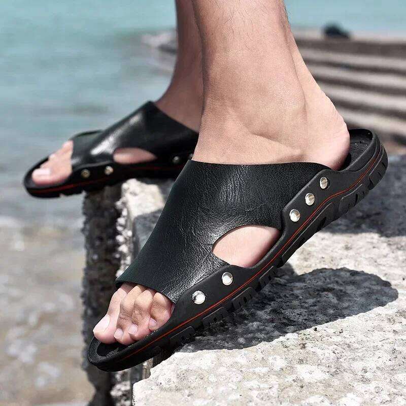 Men's Summer Exposed Toes Rivet Style High Quality Materials Lightweight Sandals Outdoor Daily Leisure Home Slippers