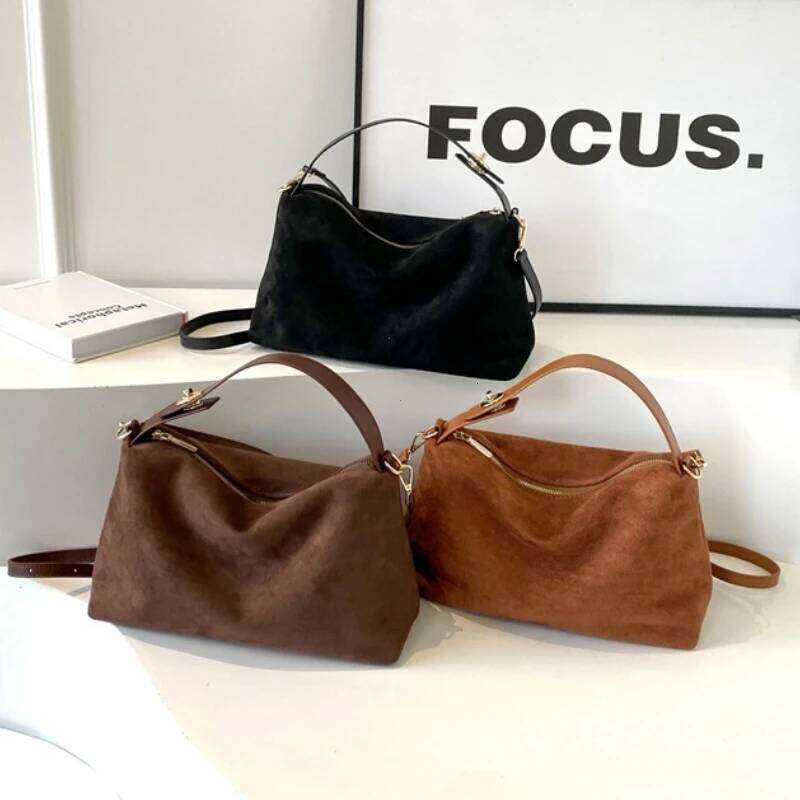 Advanced Retro for Women's 2026 New Textured Frosted Shoulder with Large Capacity Crossbody Commuting Tote Bag Z260224