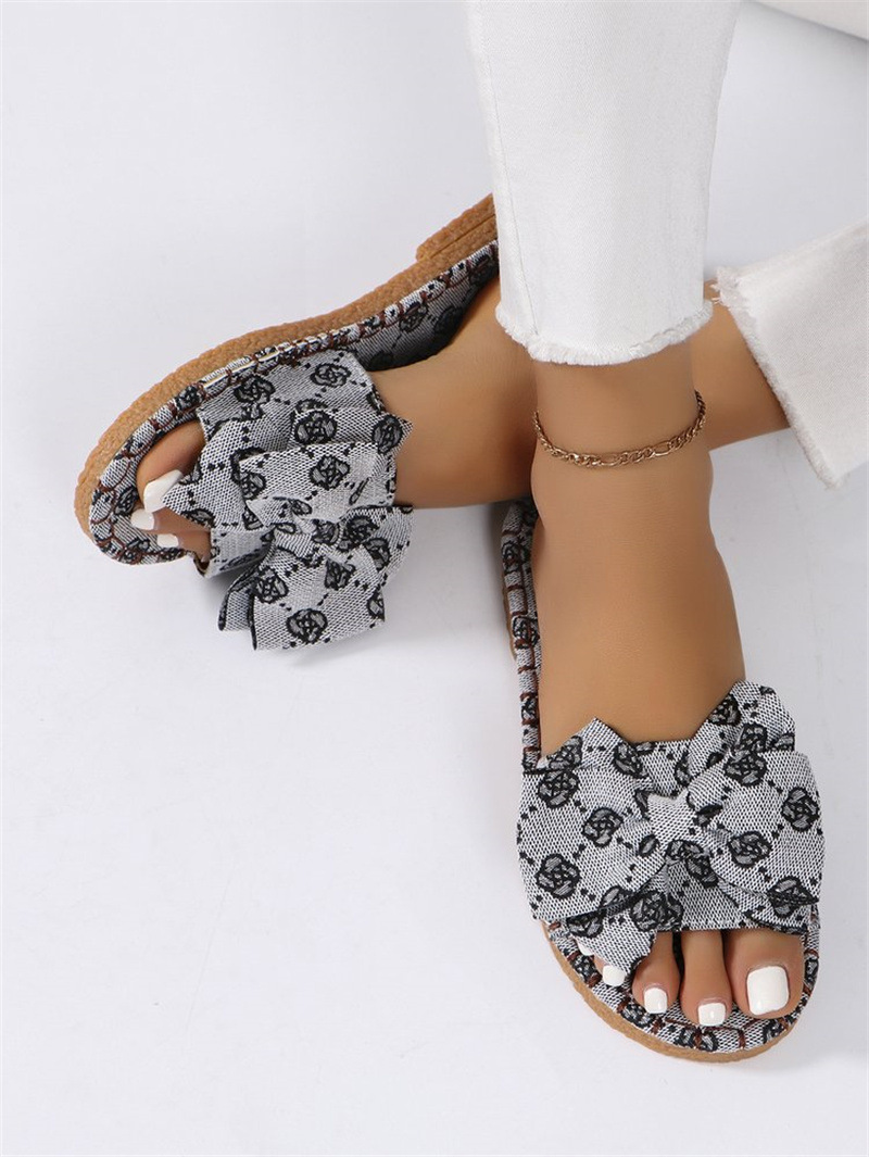 Large Size Thick Bottom Bow Flip-Flops Women Wear Embroidered Beach Slippers Slippers Designer shoes size 36-43