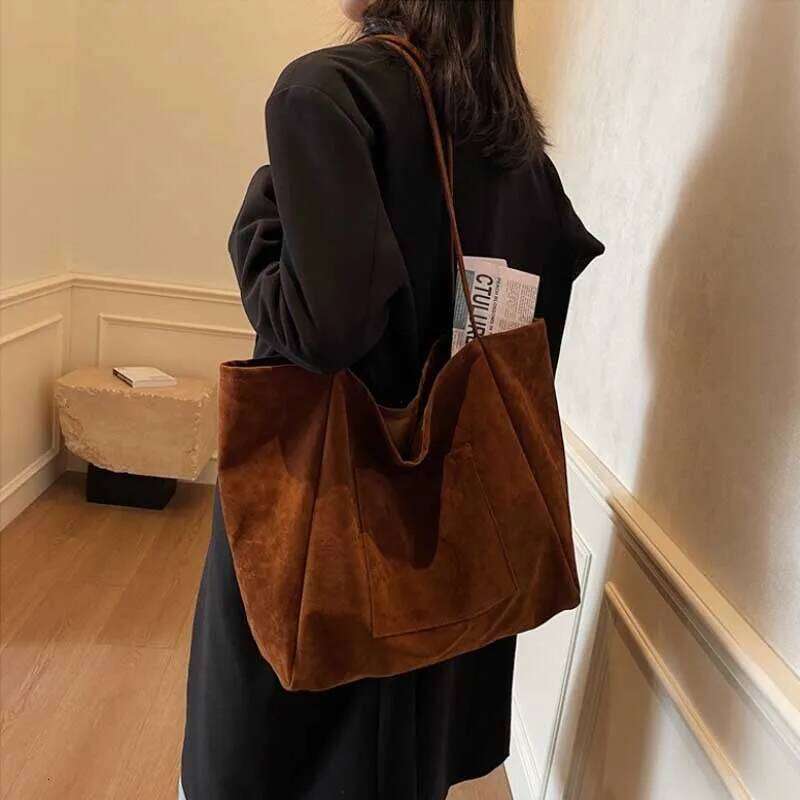 Retro Large Capacity Tote Women's 2025 Autumn Winter New Versatile Underarm Commuter Casual Office Ladies Bag Purses Z260224