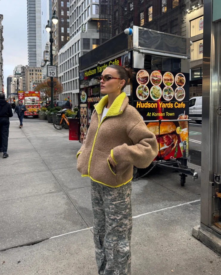 Fashion Solid Plush Zipper Cardigan Women Chic Stand Collar Pocket Loose Short Sweater Coat Female Commute Street Outerwear 260126