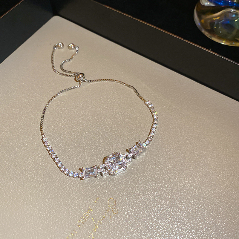 Luxurious zircon square interlocking adjustable bracelet, light luxury with a high-end feel, new fashionable versatile wristband jewelry wholesale