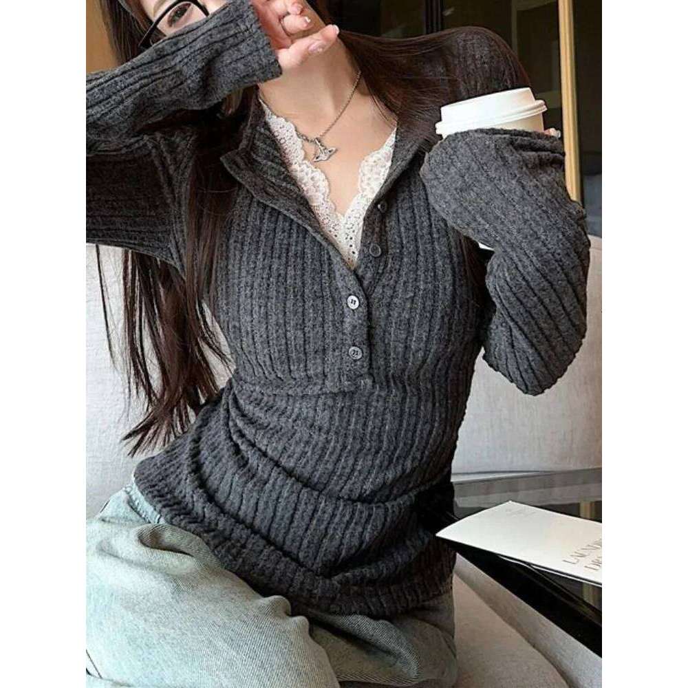 Women's Top Lace Patchwork Long Sleeve T-Shirt Base Shirt Fashion Vintage Fake Two-piece V-neck T-shirt Aesthetic Clothes 26L0224