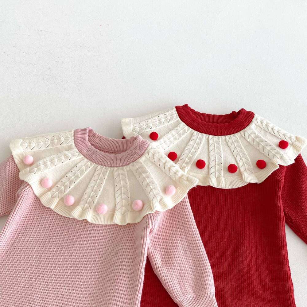New Autumn and Winter Knitted Baby Girl Handmade Ball Lotus Leaf Collar with Hat 26H0224
