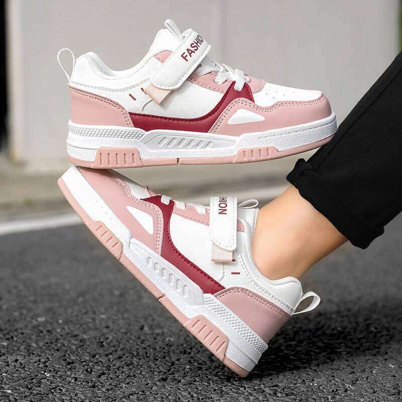 Hot Selling Autumn Low Cut Childrens Sports Comfortable Fashionable Running Campus Balanced Lightweight Casual Shoes 26W0224