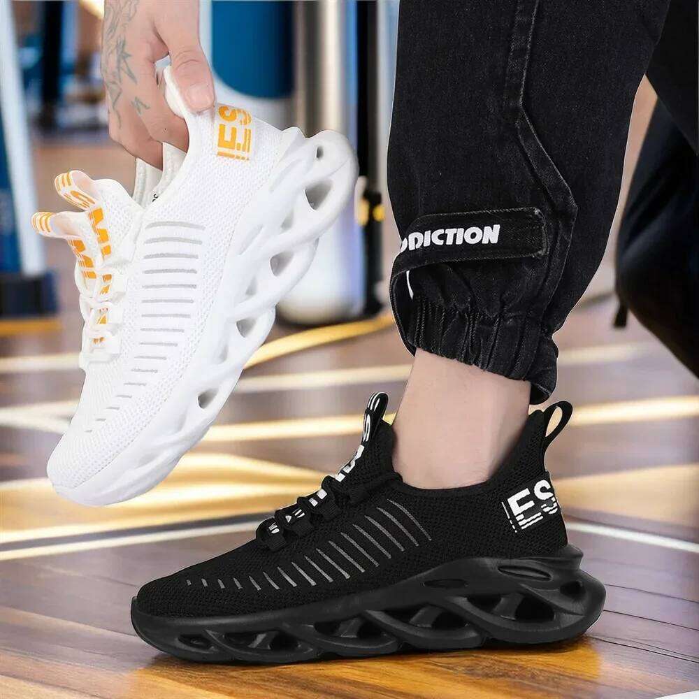 Men's Summer High Quality Mesh Breathable Lightweight Soft Soled Shoes Fashionable Versatile Casual Tenis Masculino Sneakers