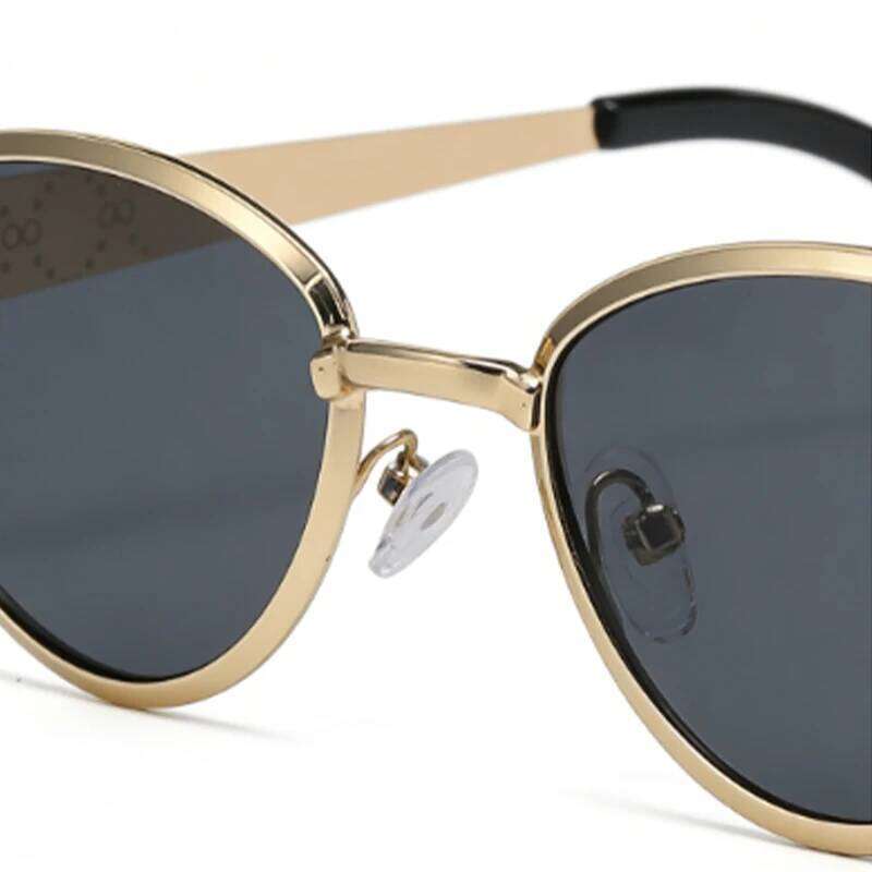 Metal cat-eye sunglasses, fashionable UV-protective, stylish and luxurious sunglasses INS style. 26W0224
