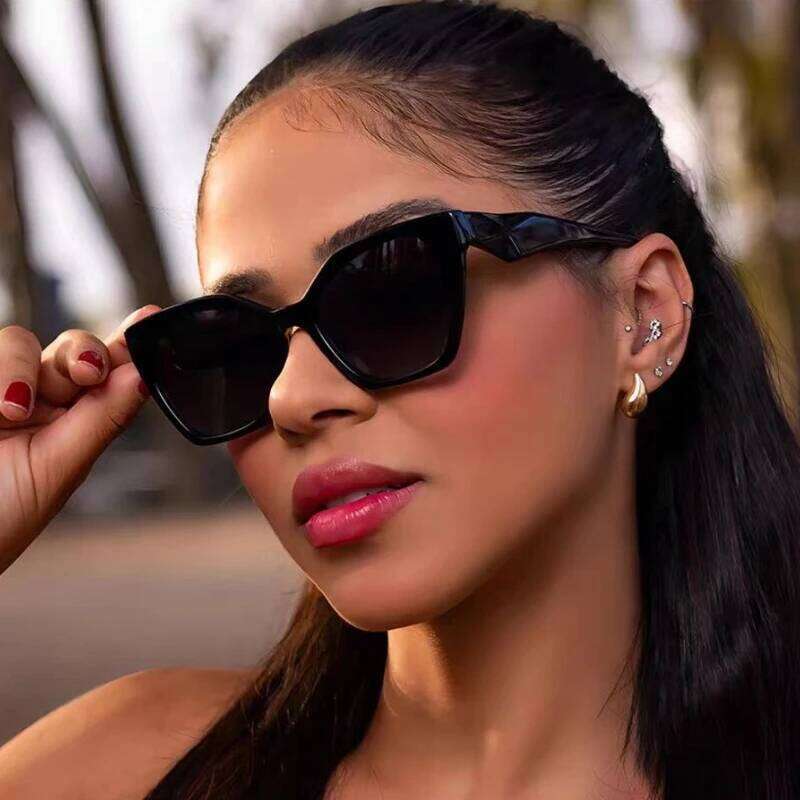 Fashion Cat Eye Sunglasses Women 2025 Luxury Brand Design Vintage Square Punk Sun Glasses For Ladies Shades Retro Eyewear UV400 26W0224