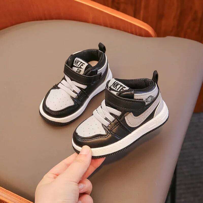 BoysGirls Flat ComfortableSneakersChildren's New Fashion Sneakers Velcro Casual Children's High-top Non-slip Running Shoes 26W0224