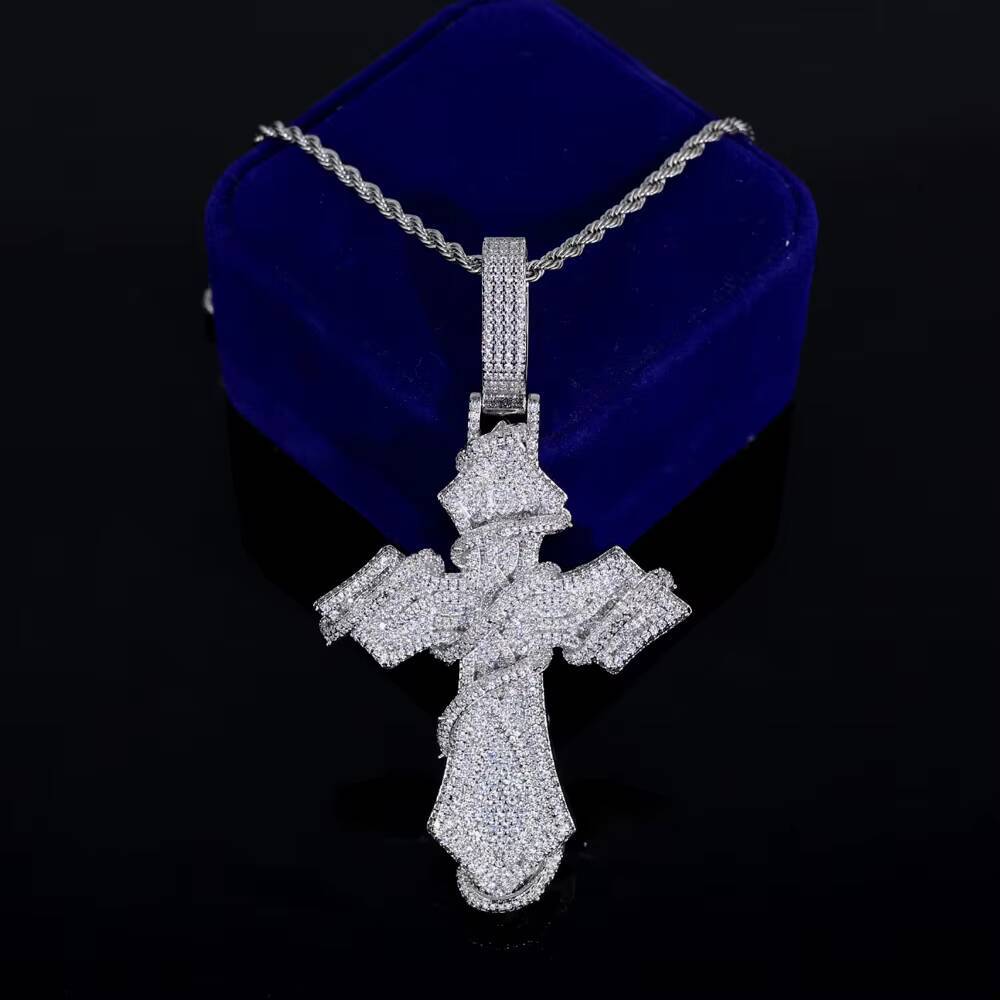 Bling Silver Plated Hip Hop Jewelry for Men Mirco Pave 5A Cubic MoissaniteVVSia Moissanite Cross Pendant Necklace