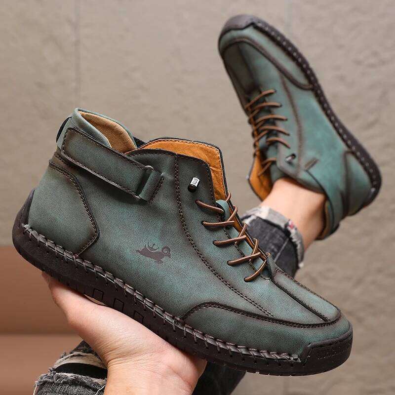 Handmade Leather Men Shoe Mid Top for Summer British Style Retro Anti Slip Moccasins Fashionable Luxurious Design Couple Loafers