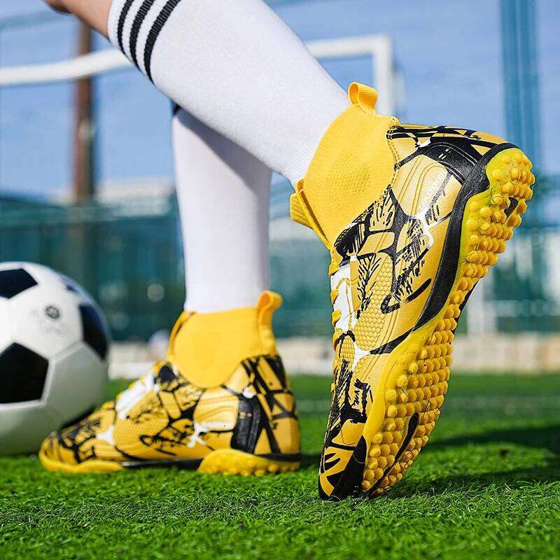 Professional Men's Soccer Football Shoes Breathable Anti-slip Men Sneaker Training High Quality Comfortable Lace Up Man Sneakers