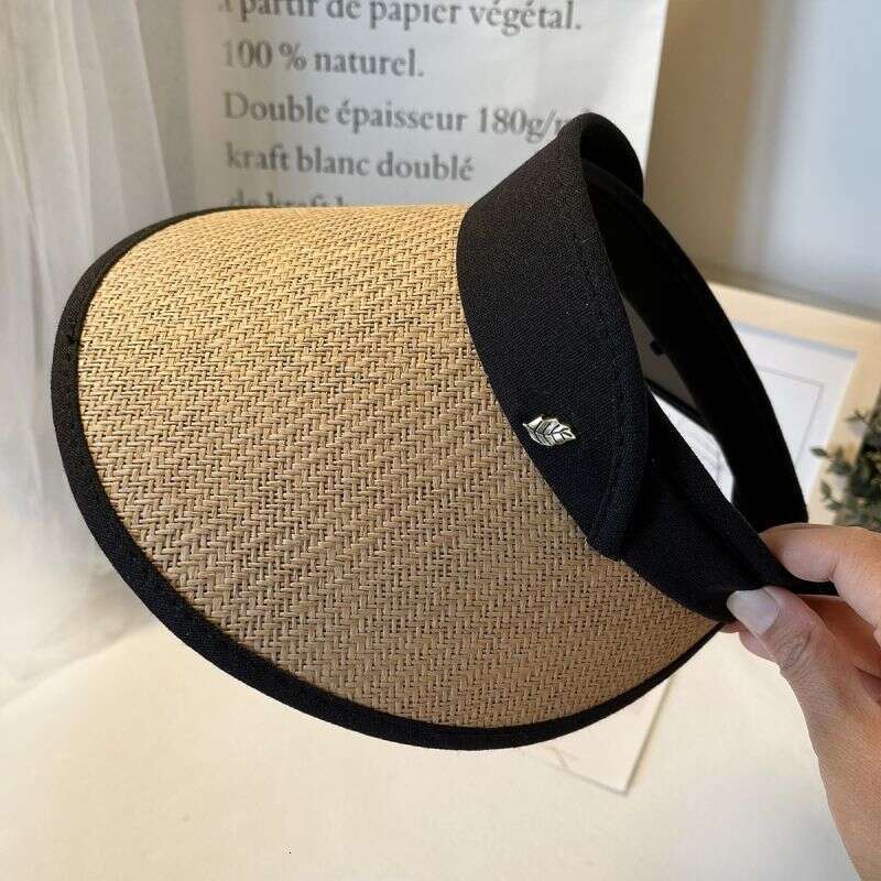 Double-layer woven straw sun hat Ultraviolet protection function A piece of accessory suitable for daily commuting and shopping