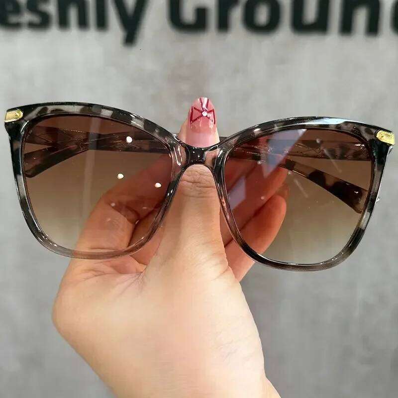 Vintage Cat Eye Goggles Sunglasses Women Fashion Oversized Men Retro Black Sun Glasses Trendy Shades Driving UV400 Eyewear 26W0224