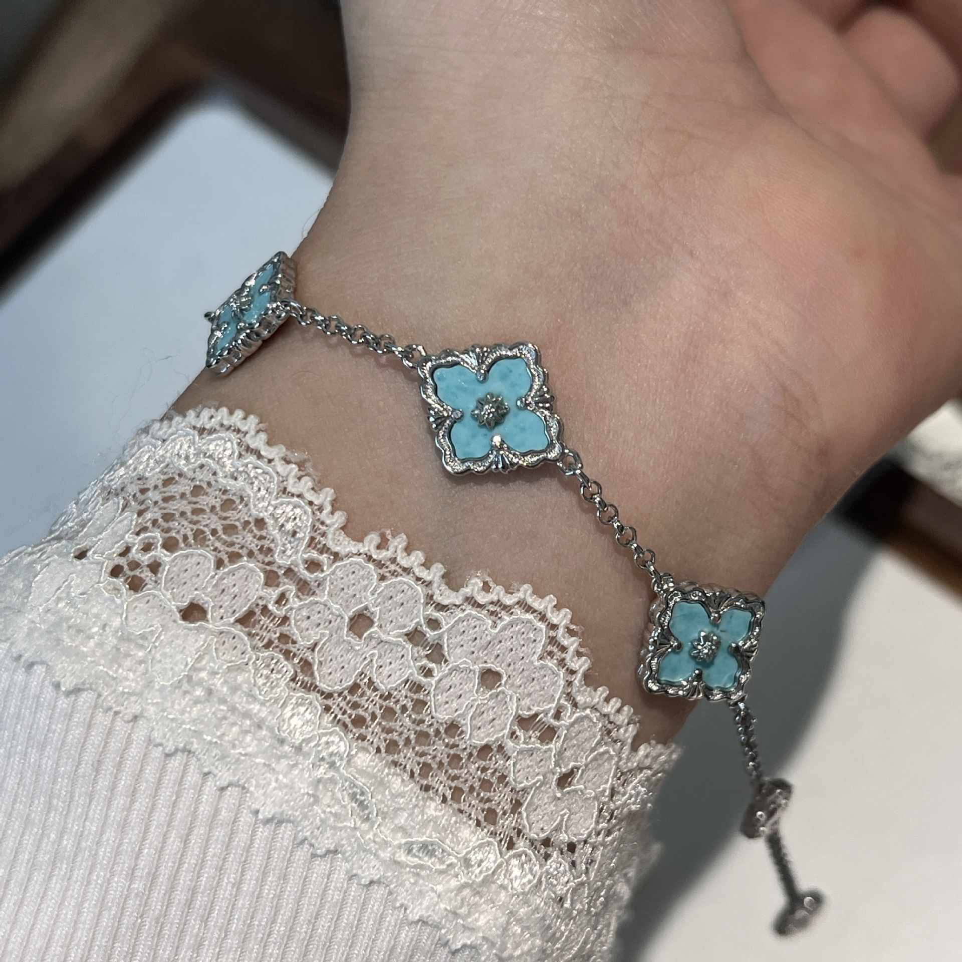 Chic Handcrafted Neckwear Artisanal Design Featuring Delicate Blooming Trefoil - view 4