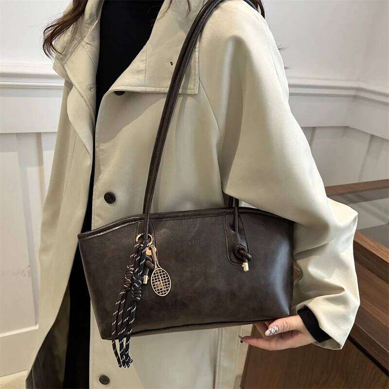 European American Retro Tote Bag, Korean Fashion Shoulder Advanced Simple Handbag New Large Capacity Pendant Versatile Bags Z260224