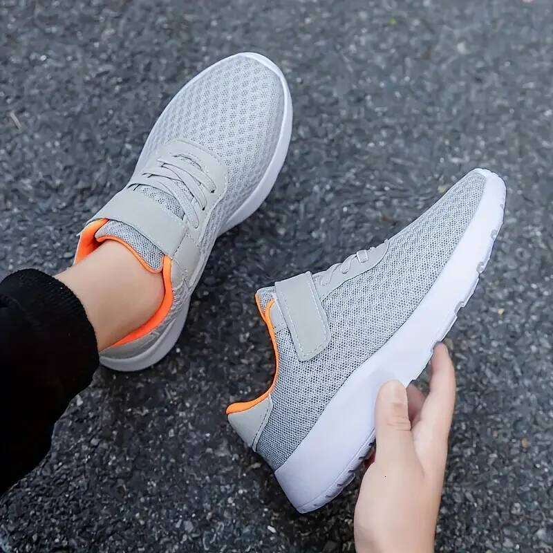 Boys' running lightweight girls' sports shoes, all season outdoor children's mesh breathable casual shoes 26W0224