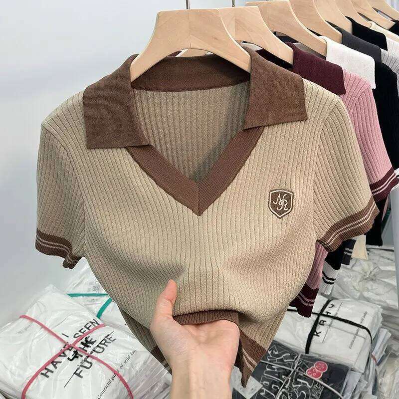 Knit Polo Shirt Short V-neck Top Designs Women's Summer Tees Spice Girls Lapel Color Combination Streetwear Womenswear Trends 26W0224