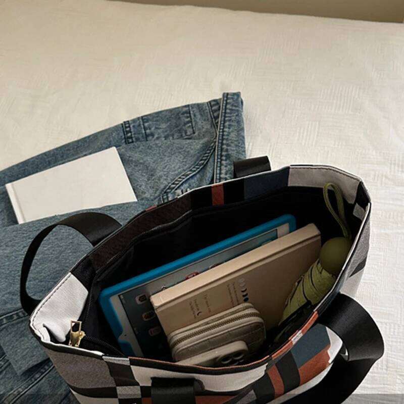 Striped Plaid Tote Women New Fashionable Shoulder Handbag for Ladies Large Capacity Commuting Bag Z260224