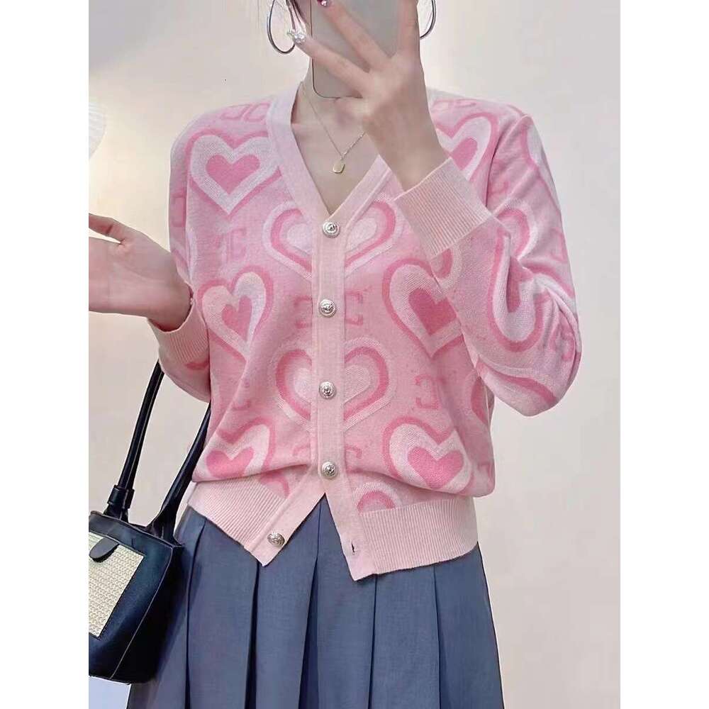 French Style Heart Jacquard Long Sleeve Knitted Cardigan 2026 Spring Autumn New Fashion Versatile Slimming Women's Top
