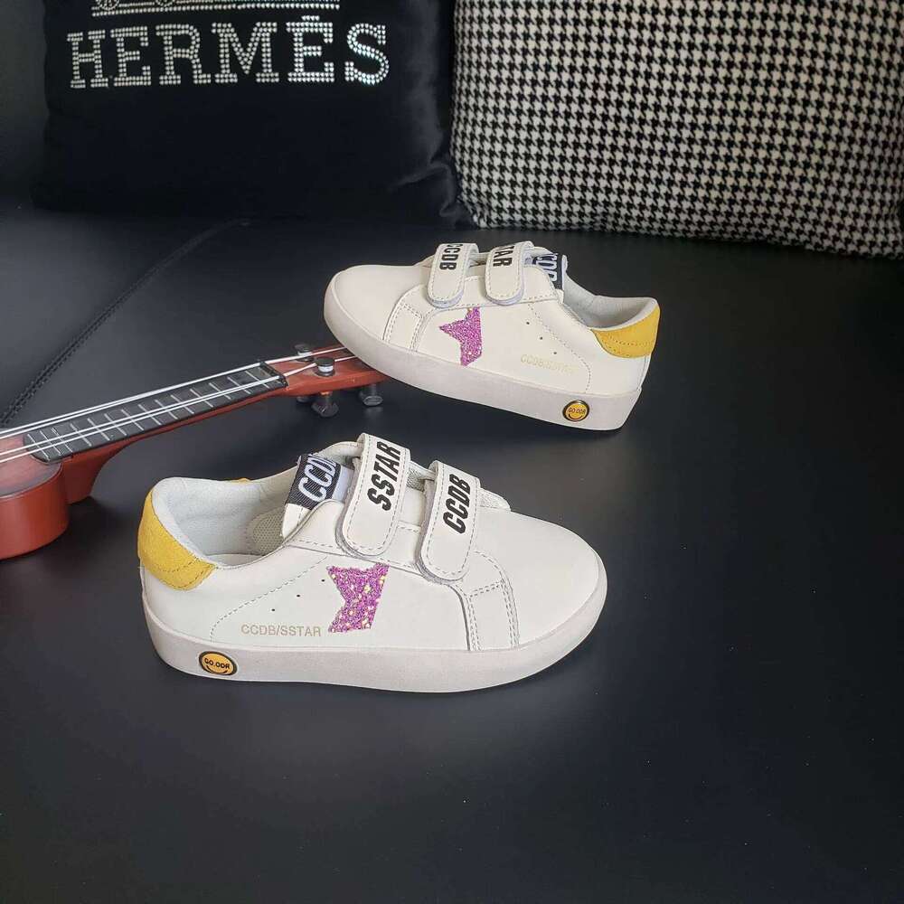 Casual Board Fashion Girls Solid Color Kids Shoes Lacquered Boys Soft Soled Velcro Front Lacing Sequin Sneakers 26W0224