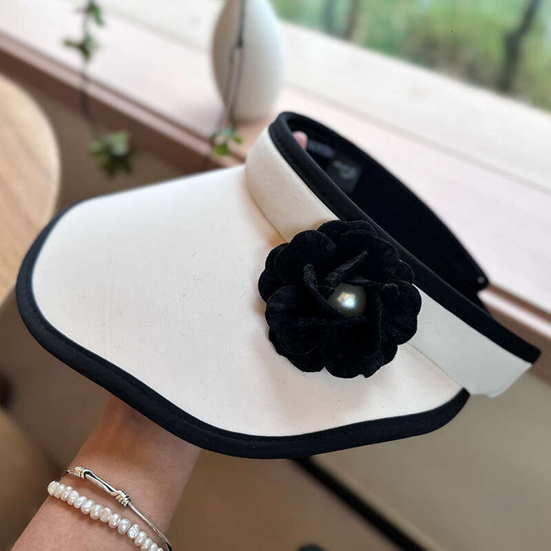 Elegant and simple open-top hat Camellia decoration A piece of accessory suitable for garden parties and summer outings