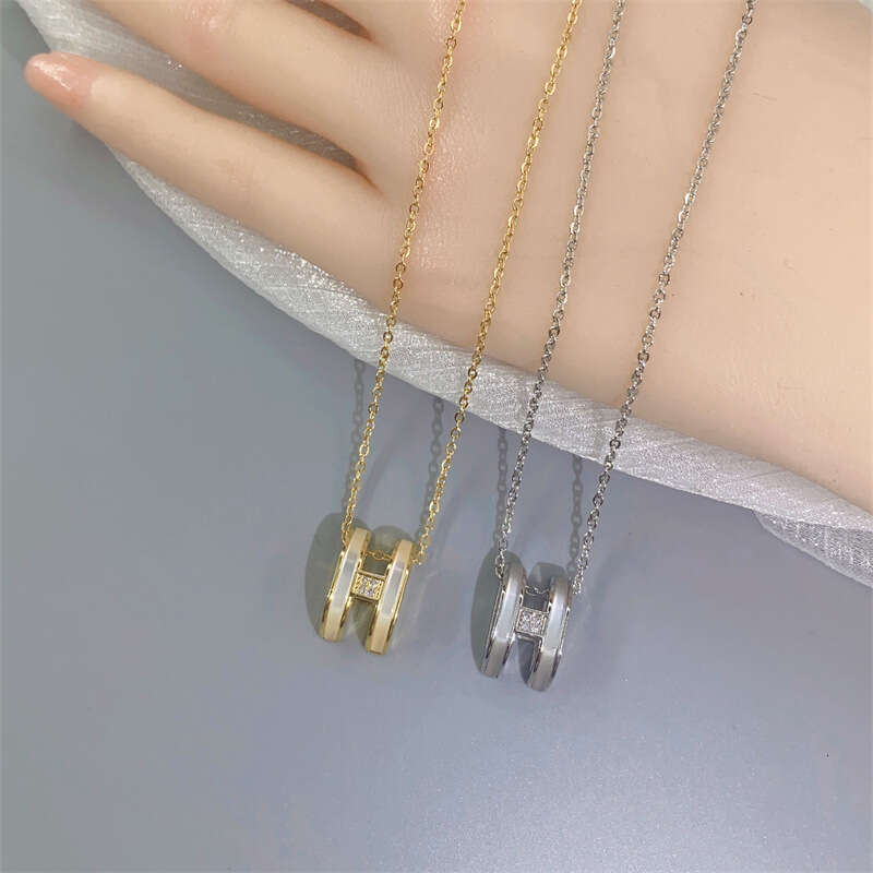 Korean-Style Simple Cat's Eye Stone Inlaid With Diamonds H-Letter Titanium Steel Necklace Letter Clavicle Chain