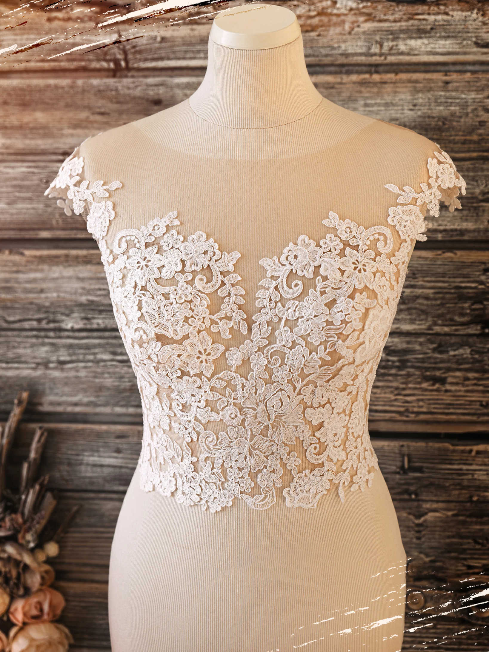 Elegant Wedding Jacket Bridal Bolero Sleeveless Lace Appliques Buttons Wedding Accessories Wrap Shawl Customized