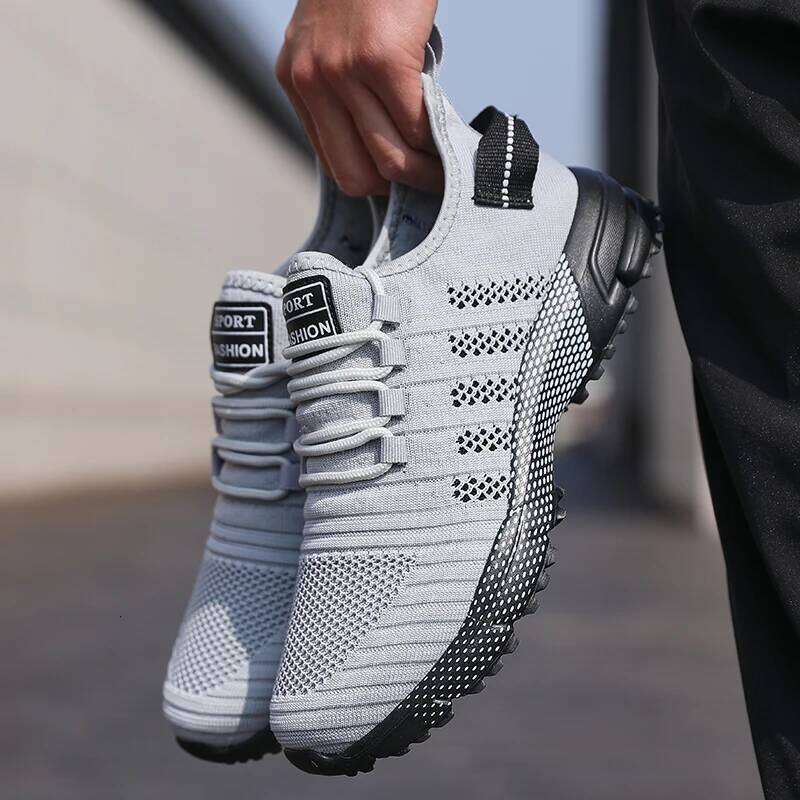 Stylish Running Shoes Summer Breathable Eye Catching Sneakers Anti-Skid Sole for Urban Style Lightweight Men's Casual Shoe