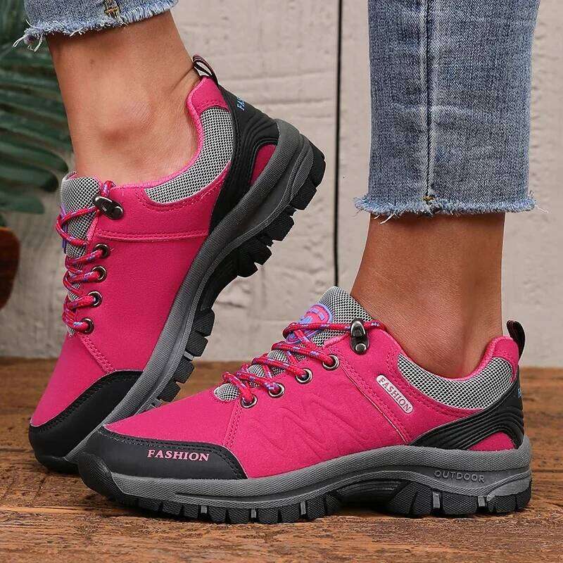Women's Hiking Sneakers Fashionable Breathable Upper Outdoor Camping Anti Slip Flexible Female Designer Vulcanized Shoes