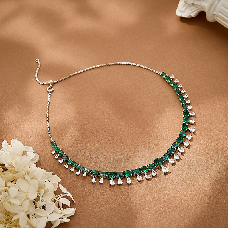 Necklace Green Zircon Choker Necklace, Gold-Plated, Short, Stylish Necklace, Suitable For Evening Wear, Clavicle Chain Necklace