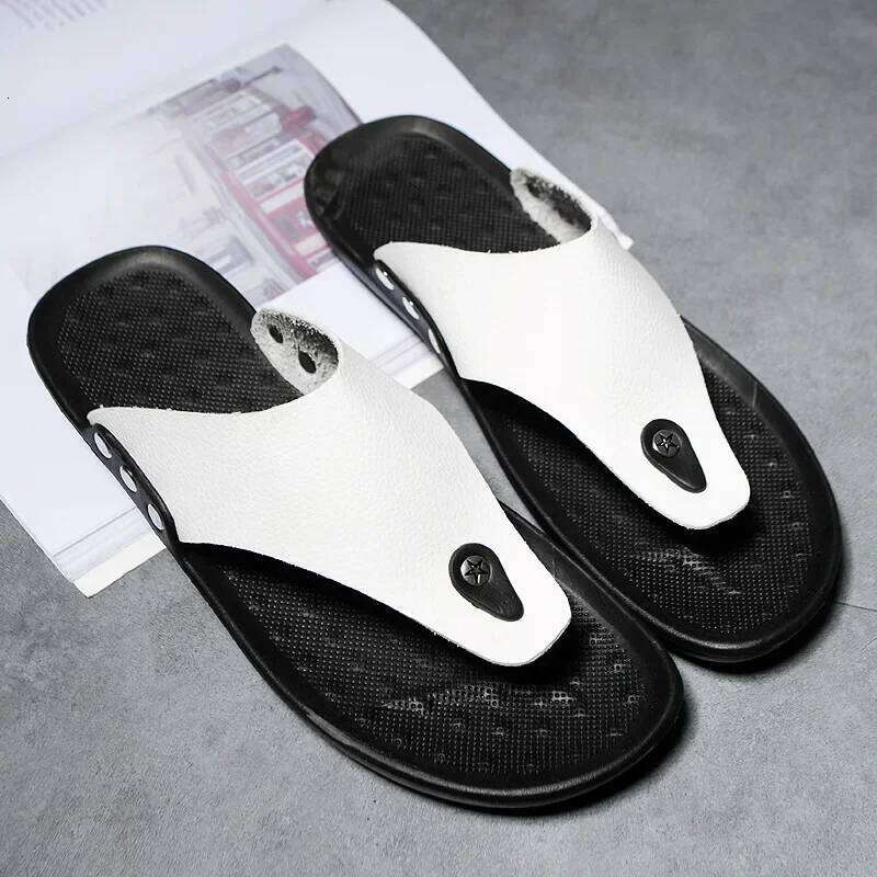 MAEDEF Men's Beach Sandals Slippers Fashionable Shoes Non Slip Flats Slides Sandal for Men PU Slipper Male Outdoor Flip Flops