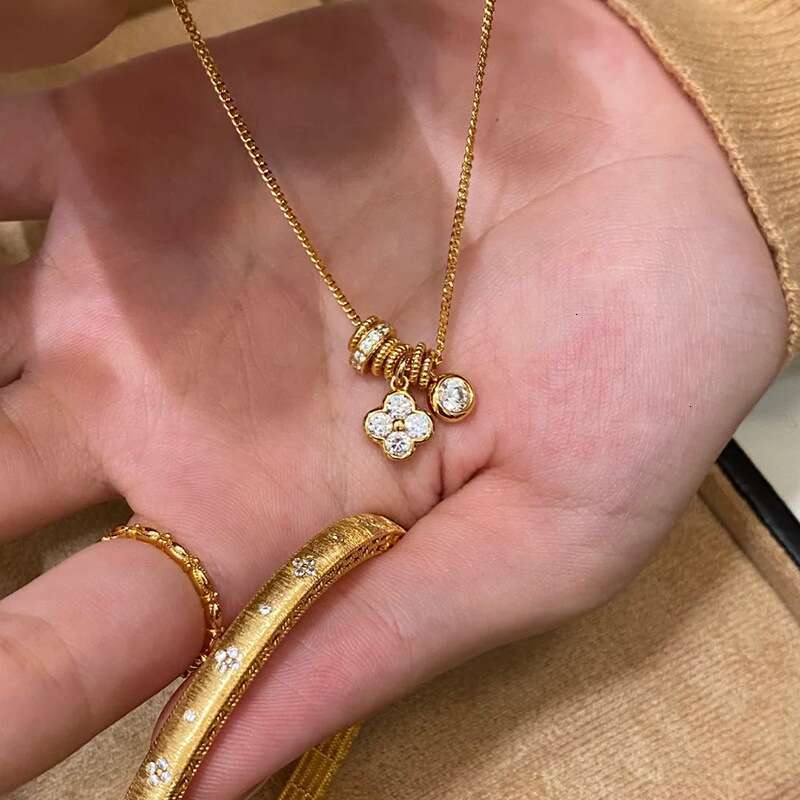 Leaf Necklace Flower 1 Clavicle Chain Exquisite Design for Daily Wear and Special Occasion Jewellery Gift High Quality Texture