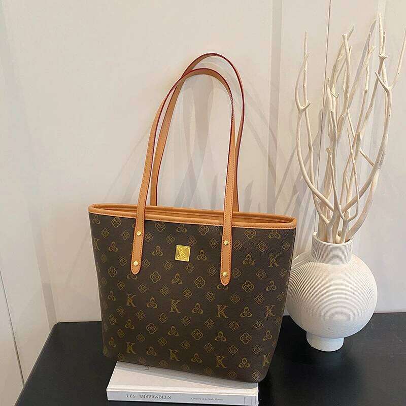 Stylish Popular Women's Crossbody Leather Messenger Bag Shoulder Tote Handbags For Fashion Ladies By Famous Z260224