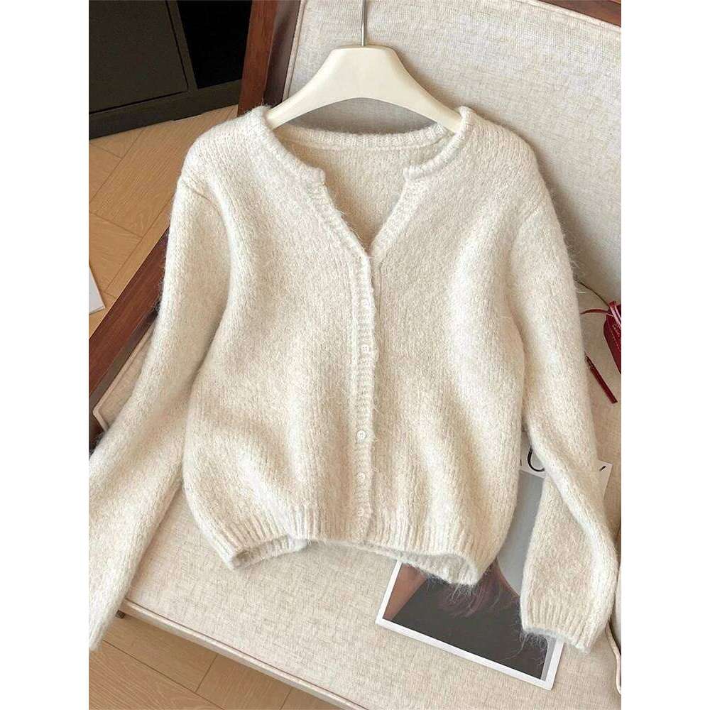Women Beige Cardigan Cozy Sweater Harajuku Vintage Korean Y2k Long Sleeves V-Neck Cashmere Sweaters Jumper 2000s Clothes Autumn 26L0224