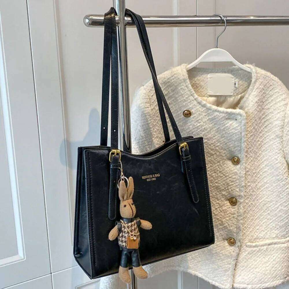Women Vintage with Pendant Slouchy Tote Purse Large Capacity Fashion Shoulder Bag Ladies Travel Handbag Z260224