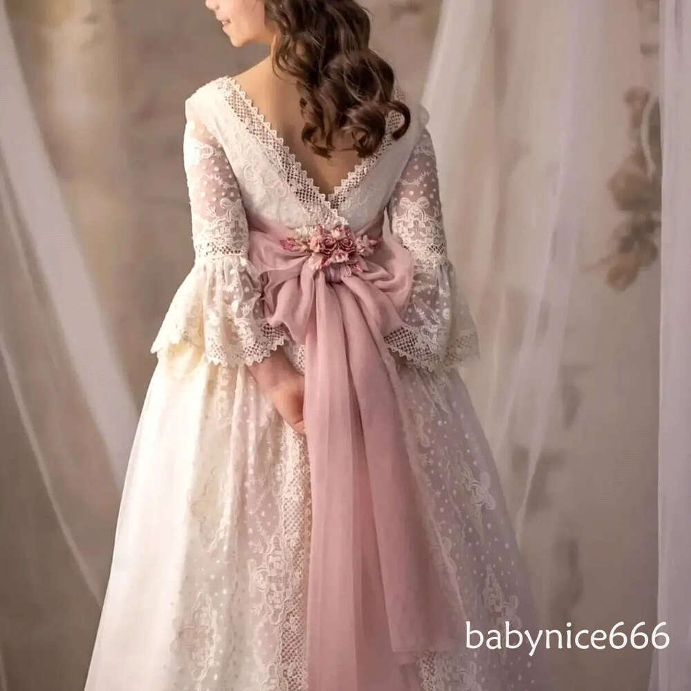Vintage Summer Bohemian Lace Flower Girl Dresses With Big Bow Sash Belt A Line Princess Jewel Neck Appliques Long Kids Formal Party Birthday Communion