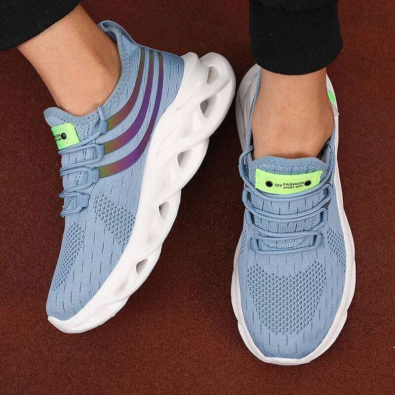 Casual Summer New Style Mesh Breathable Lightweight Cushioned Comfortable Sports Walking Shoes for Men and Women