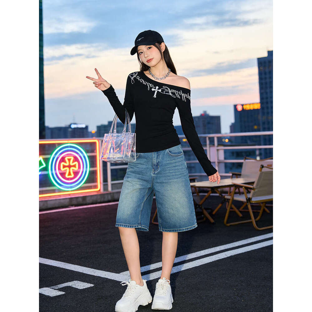 Off-Shoulder Cross Letter Print Long-Sleeve T-Shirt, 2026 Spring-Summer New Dark Gothic Hot Girl Style, Slim-Fit Casual Top