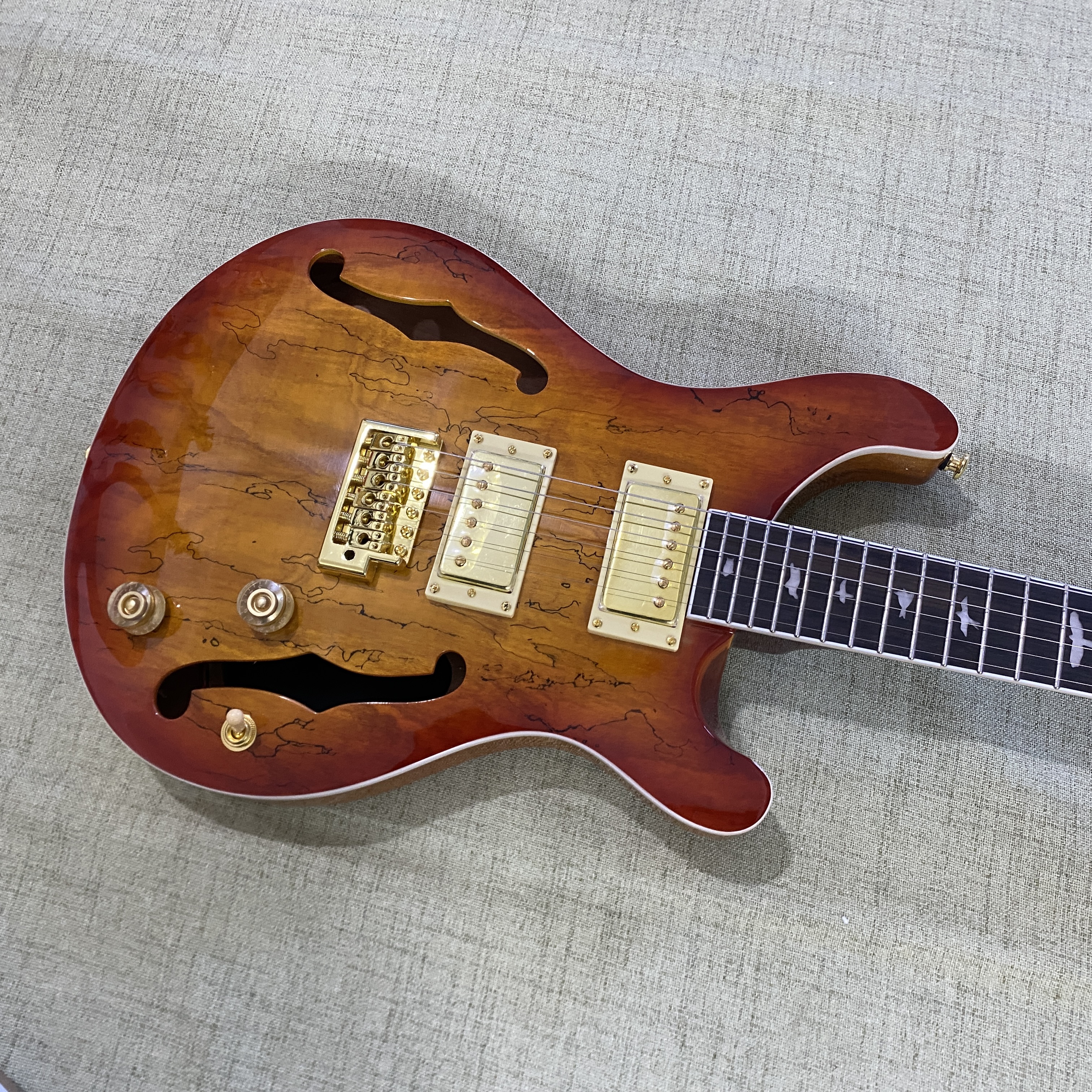 New 24-fret electric guitar with semi-hollow body, maple body, HH pickups, gold hardware, rosewood fretboard, quality guarantee