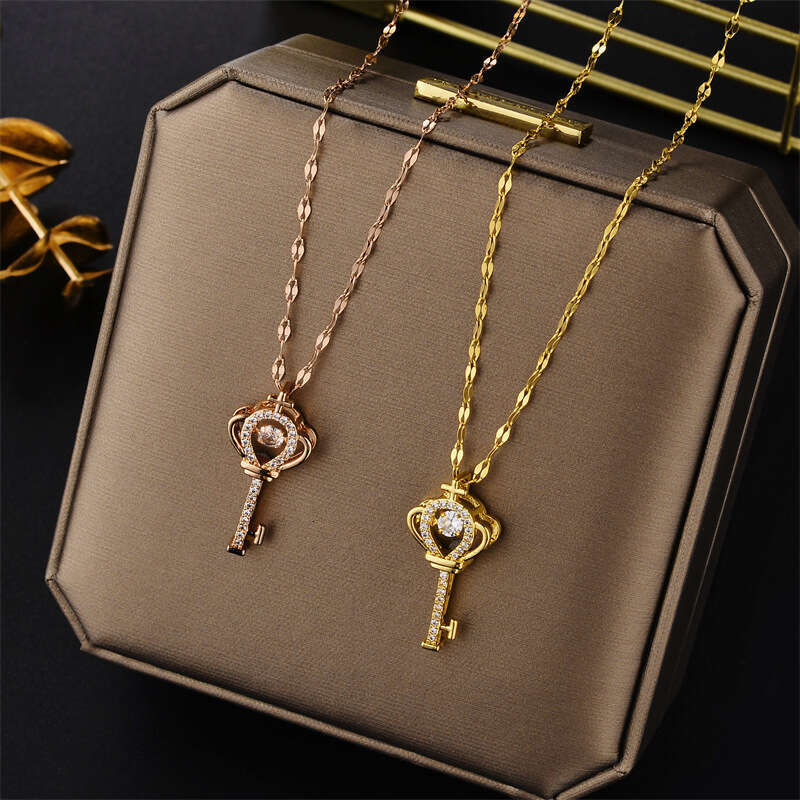 Key-Shaped Necklace A Beating Heart Design Necklace with Micro-Zirconia INS style For Women