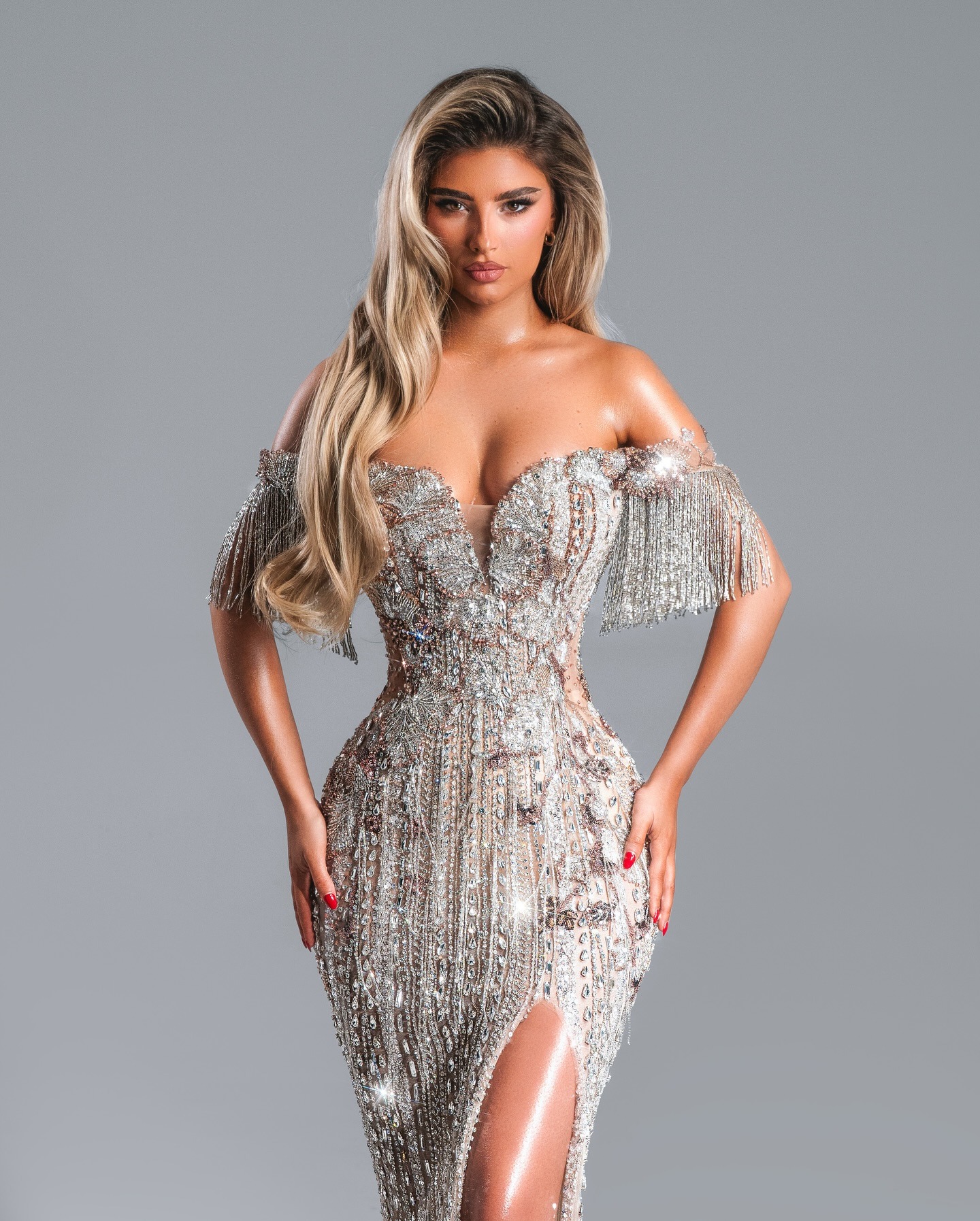 Gorgeous Evening Dresses Mermaid Off Shoulder Strapless Sleeveless Crystals Beads Split Backless Prom Dresses Celebrity Party Gown Customized Vestido 