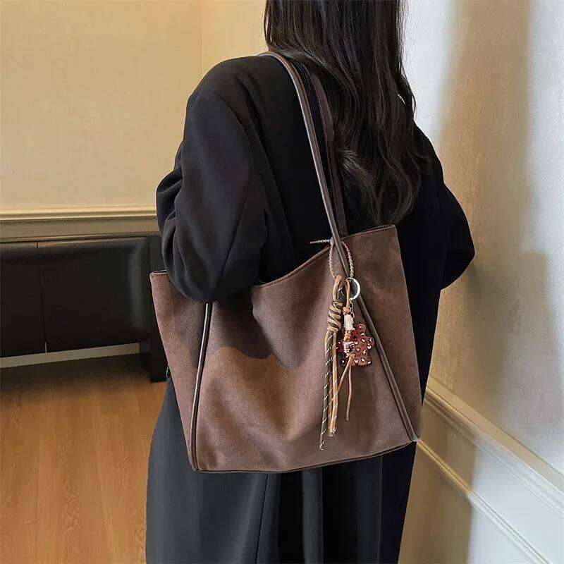 Large Capacity Women's New Retro Simple Shoulder Bag, Fashionable and High-end Texture, Casual Class Commuting Tote Bag Z260224