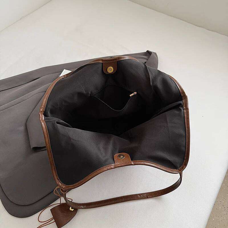 LEFTSIDE Women Big PU Leather Solid Color Shoulder 2025 Winter Retro Tote Bag Luxury Trend Female Simple Handbags Z260224