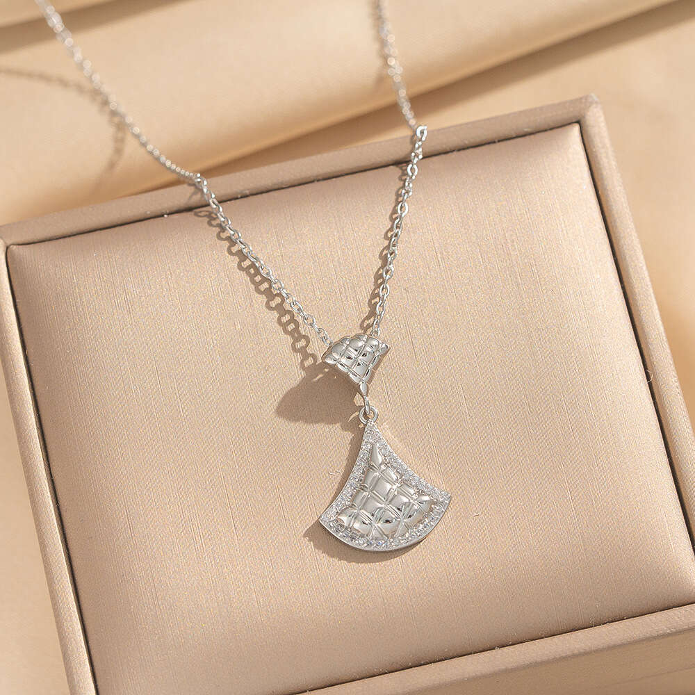 CDiamond-Patterned Elegant Fan-Shaped Necklace Mini Dress With Stylish Necklace For Women