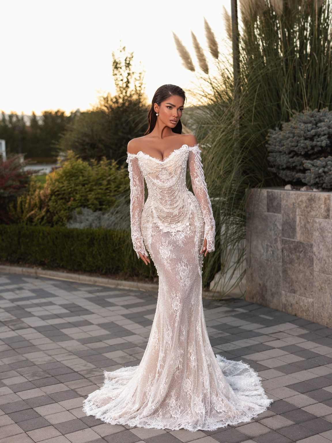 Elegant Mermaid Wedding Dress Pearls Lace Off Shoulde Bride Gowns Illusion Long Sleeve Floor Length Bridal Dresses Customized