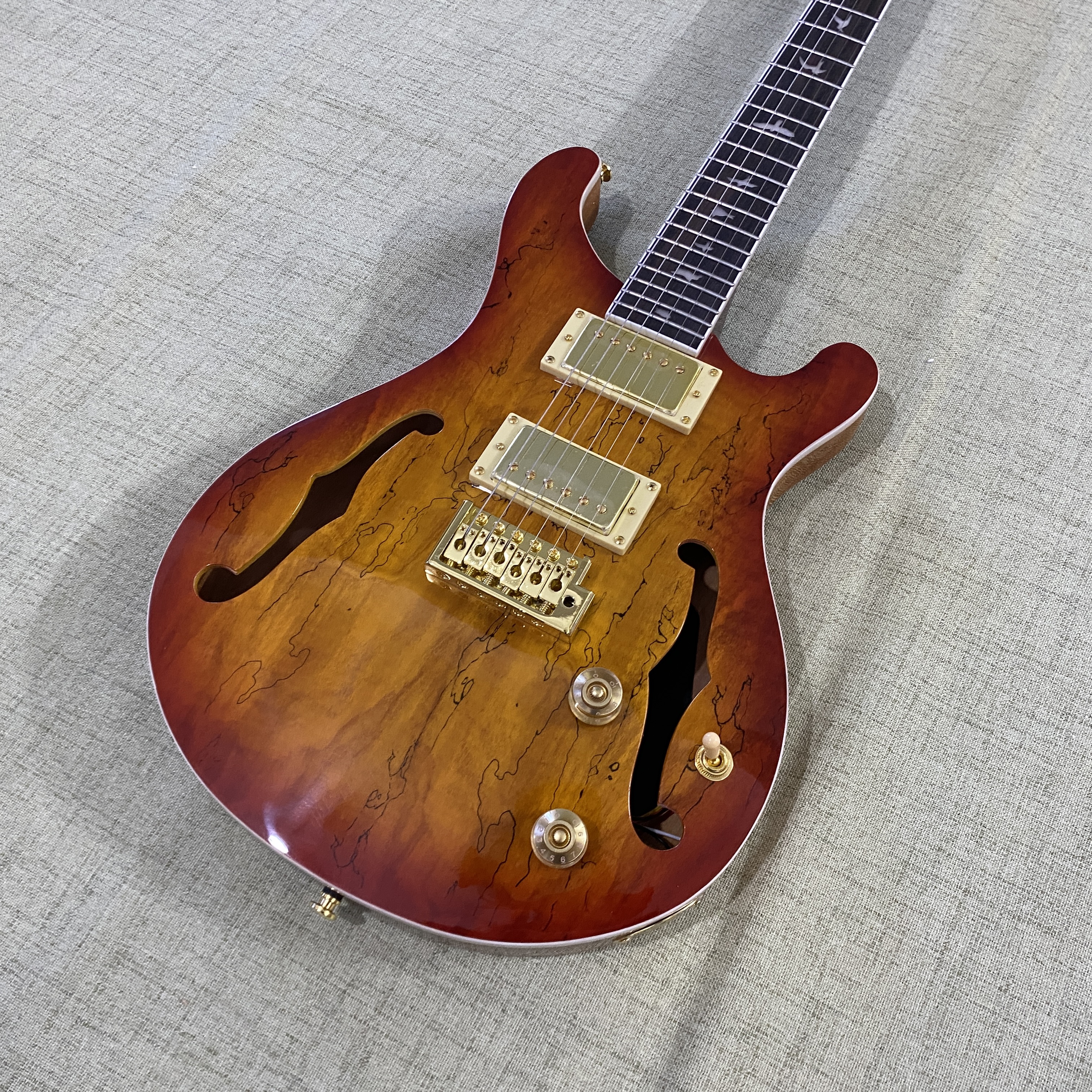New 24-fret electric guitar with semi-hollow body, maple body, HH pickups, gold hardware, rosewood fretboard, quality guarantee