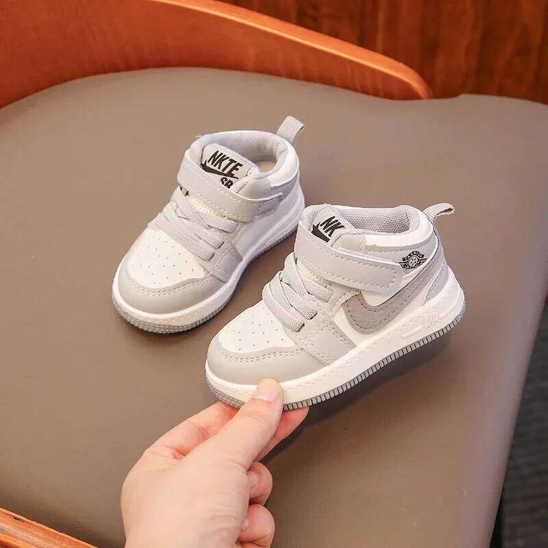 BoysGirls Flat ComfortableSneakersChildren's New Fashion Sneakers Velcro Casual Children's High-top Non-slip Running Shoes 26W0224