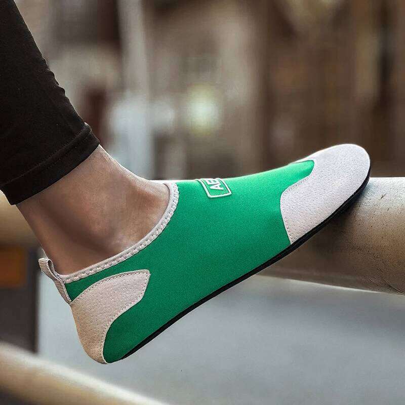 MAEDEF Light Water Women Swimming Diving Shoes Beach Sandal Shoe for Men Seaside Non-Slip Sneakers Socks Slipper